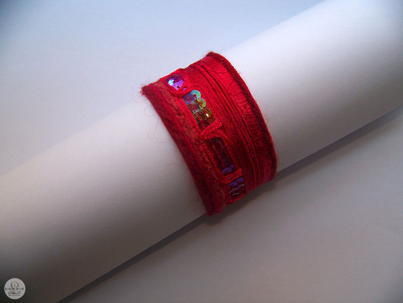 Sophie L / Bracelet brodé / Erromango Rubis