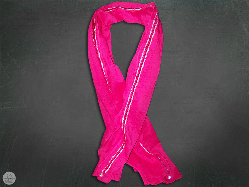 Sophie L / Foulard brodé / Ifira Fuchsia